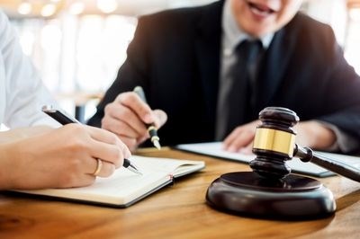 Последствия отказа работодателя в выдаче лицензии