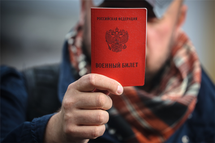 Выгодно ли России переходить на контрактную основу в армии?
