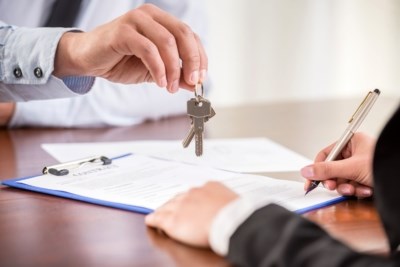 На сколько дешевле продавать квартиру