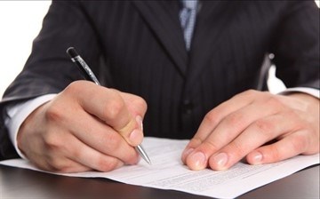 Что делать, если пристав требует выплат за время отпуска?