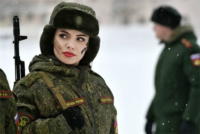 А что такое военное училище?