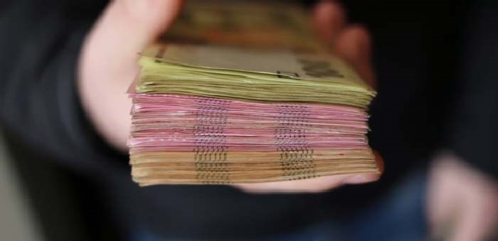 «Уравниловка» должностных окладов первых 12 разрядов ЕТС