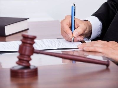 Амнистии также могут быть классифицированы на две основные группы: