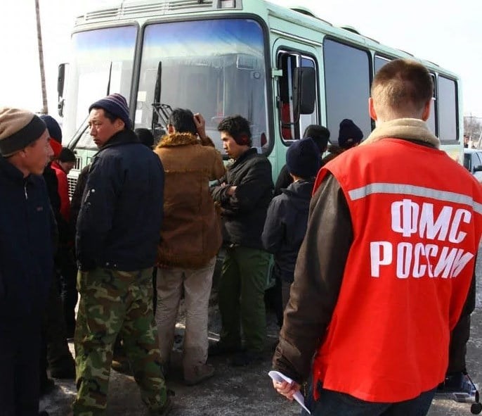 Депортация по сторонней инициативе