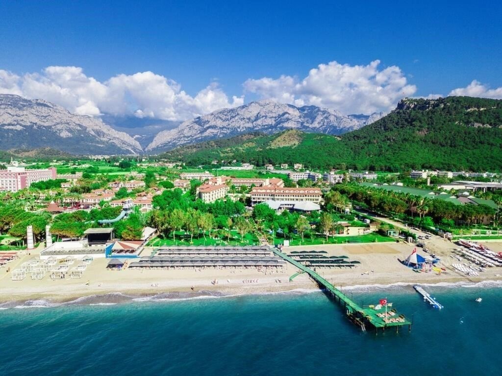 Курорт в Крыму - популярный выбор среди гостей, которые ищут выгодное предложение для своего отдыха. Здесь сочетаются низкие цены и разнообразные оздоровительные услуги. Гости часто отмечают чистоту окружающей среды и расслабляющую атмосферу. Судя по отзывам, это отличный вариант для тех, кто путешествует бюджетно.