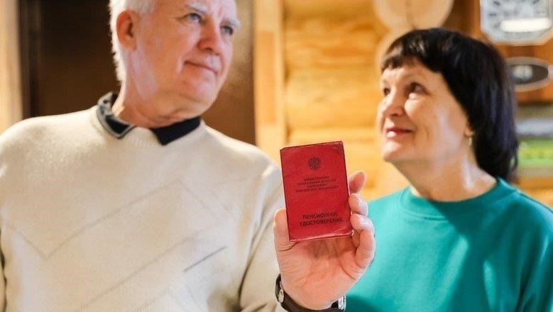 Одним из важных аспектов регулирующего законодательства является «Закон Обливского» (для города Обливского), который устанавливает правовые параметры для определения минимального стажа, необходимого для получения права на пенсию. Этот закон применяется к лицам, занимающим муниципальные должности в течение установленного количества лет, причем для лиц, занимающих руководящие или стратегические должности, этот срок должен составлять не менее десяти лет.