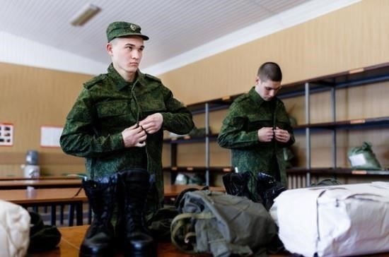 Освобождение от службы распространяется на лиц, состоящих в браке, беременных или уже выполняющих функции основного опекуна. Кроме того, лицам, придерживающимся религиозных убеждений, может быть предоставлена отсрочка или альтернативная служба в своих общинах. Все люди должны зарегистрироваться и представить необходимые документы, чтобы подтвердить свое право на зачисление в армию. Несоблюдение требований о зачислении на службу может привести к юридическим последствиям.