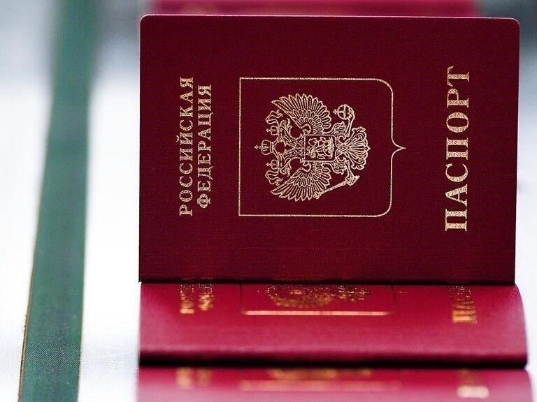 В случае утери или порчи удостоверения личности подайте заявление в соответствующую комиссию. Этот орган отвечает за рассмотрение заявления и принятие необходимых мер по выдаче нового удостоверения взамен поврежденного или утерянного.