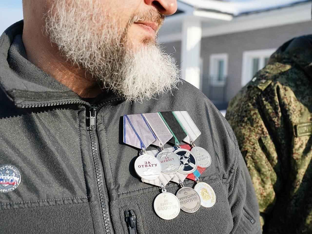 Выполнив эти действия, ветераны в Москве смогут обеспечить себе полный набор прав и привилегий, предоставляемых им российским законодательством. Этот процесс позволяет гарантировать справедливое отношение и полный доступ к программам поддержки, специально разработанным для военнослужащих и членов их семей.